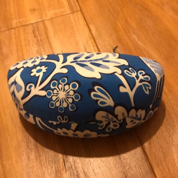 Vera Bradley Accessories - Vera Bradley sunglasses case